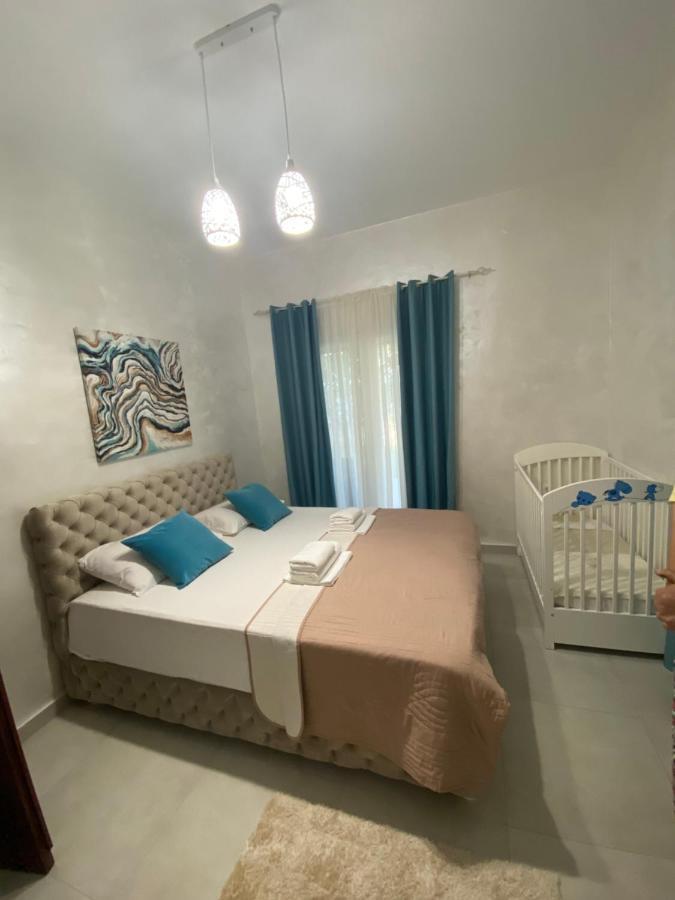 Momentera Apartments Kotor Luaran gambar