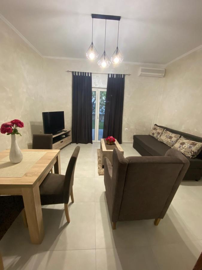 Momentera Apartments Kotor Luaran gambar