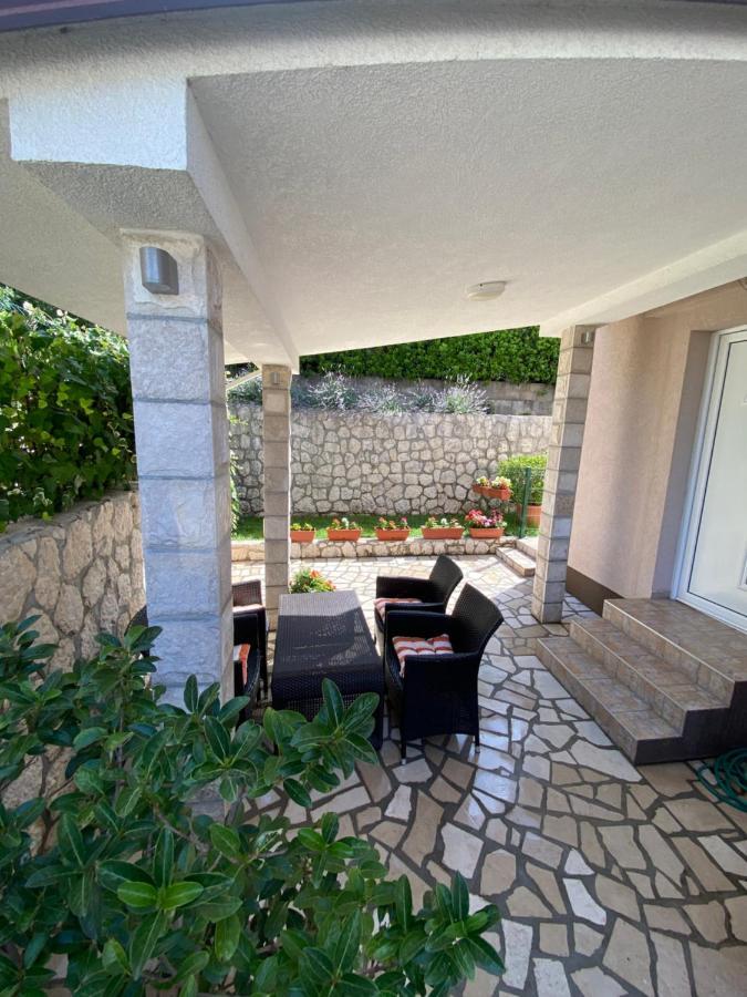 Momentera Apartments Kotor Luaran gambar