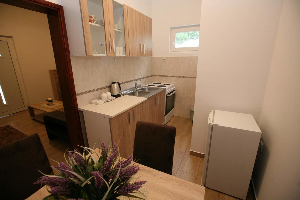 Momentera Apartments Kotor Luaran gambar