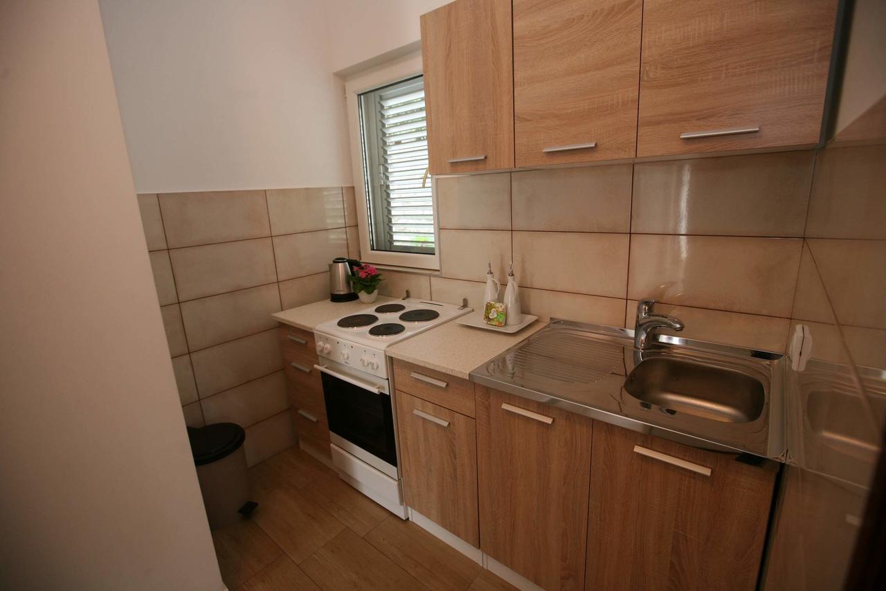 Momentera Apartments Kotor Luaran gambar
